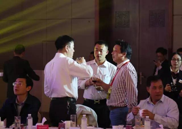 精彩现场:第五届中国(临朐)家居门窗博览会“同心·同梦·同行”主题晚会 精彩现场:第五届中国(临朐)家居门窗博览会“同心·同梦·同行”主题晚会