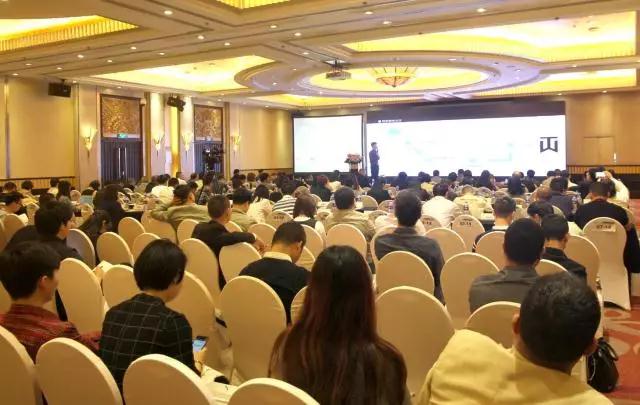 沈建忠先生出席2017定制家居产业链峰会并做主旨演讲 沈建忠先生出席2017定制家居产业链峰会并做主旨演讲