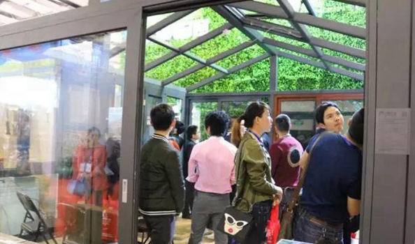  “2017中部（长沙）建材新产品招商暨门业门窗展览会”火热开展中，“方麒门窗”绽放异彩