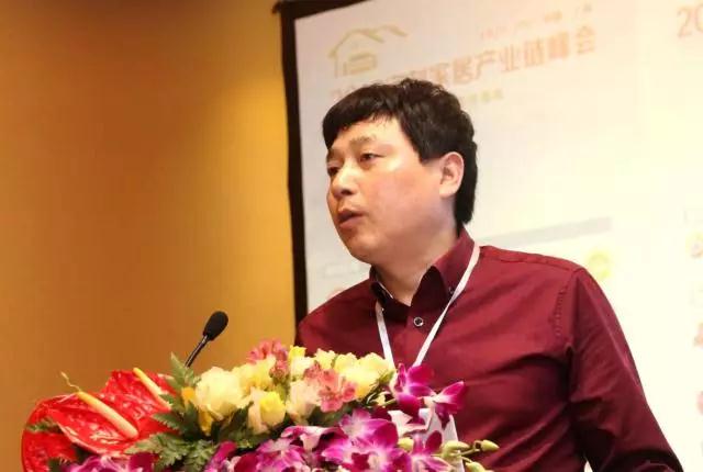 沈建忠先生出席2017定制家居产业链峰会并做主旨演讲 沈建忠先生出席2017定制家居产业链峰会并做主旨演讲