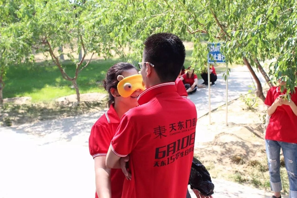 天东门窗6.10成立十五周年拓展活动圆满举行! 天东门窗6.10成立十五周年拓展活动圆满举行!