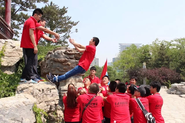 天东门窗6.10成立十五周年拓展活动圆满举行! 天东门窗6.10成立十五周年拓展活动圆满举行!