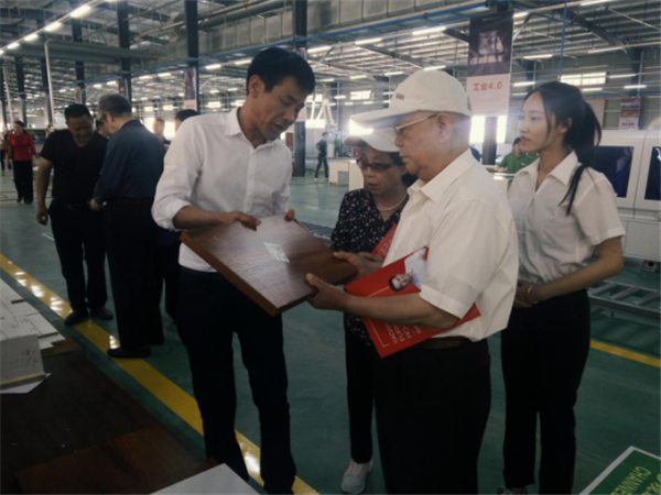 各级领导视察络绎不绝，这家企业究竟有啥？