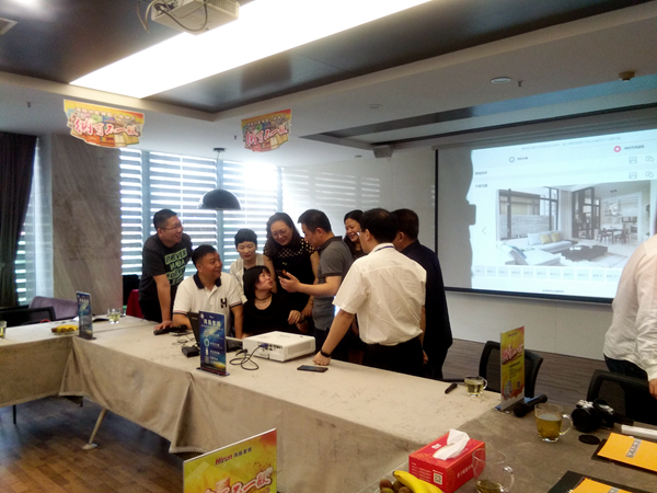 江苏省装饰装修协会同行到访鸿扬,董事长陈忠平率众接待 江苏省装饰装修协会同行到访鸿扬,董事长陈忠平率众接待