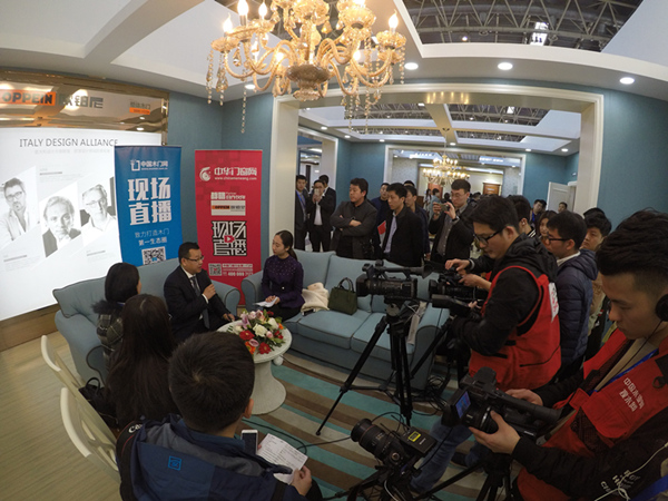欧派家居帝国第三大产业，欧铂尼木门广州建博会蓄势领航！