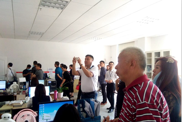 江苏省装饰装修协会同行到访鸿扬,董事长陈忠平率众接待 江苏省装饰装修协会同行到访鸿扬,董事长陈忠平率众接待