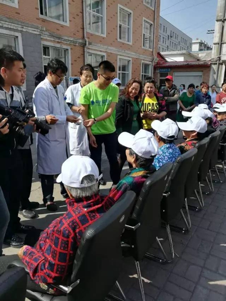森鹰全额资助 58位白内障患者重见光明 