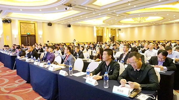 伯丁克水性漆:政策驱动下,共谋定制家居绿色未来 伯丁克水性漆:政策驱动下,共谋定制家居绿色未来
