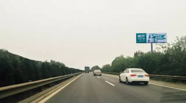 美萨门窗：堵了，停下来陪陪“大白”吧！ 