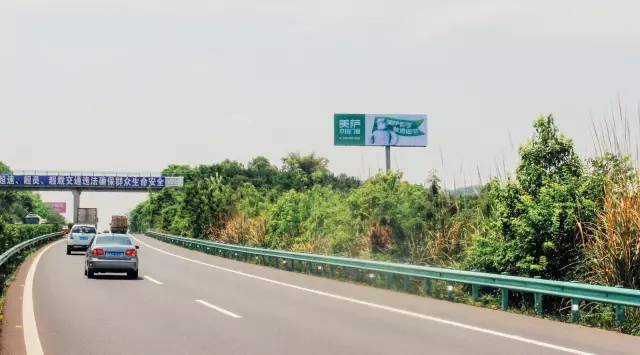 美萨门窗：堵了，停下来陪陪“大白”吧！ 
