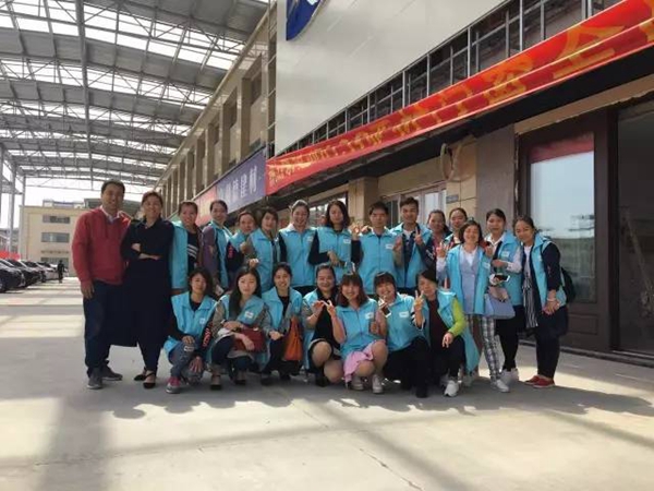全国最大的湖南岳阳市南翔万商亚材旗舰店开张