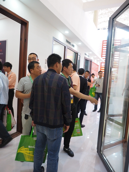 中国潍坊门窗幕墙博览会：伟业绿色铝型材产业链华东之行！