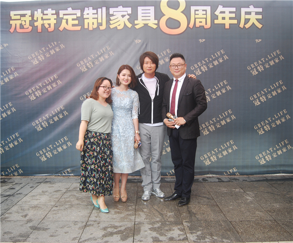 冠特：泸州万人空巷，男神如约而至！