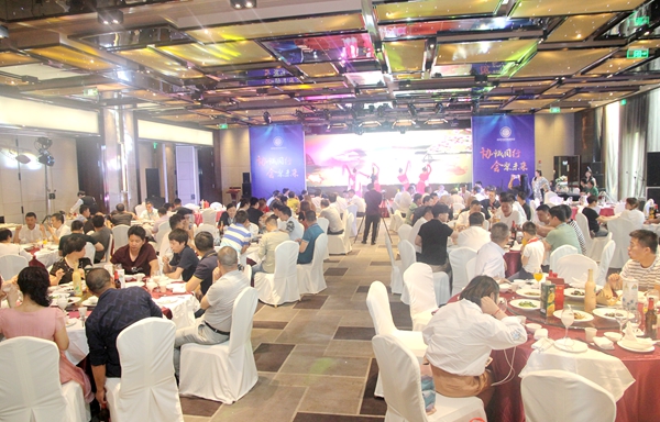 南浔装饰线条协会启动盛典在“木都小镇”南浔隆重举行 南浔装饰线条协会启动盛典在“木都小镇”南浔隆重举行