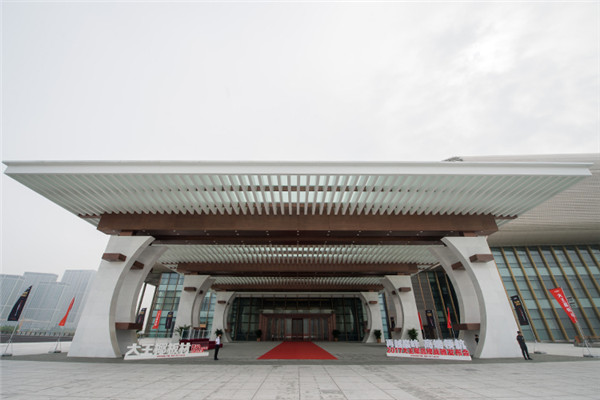 惊艳业内外:大王椰再越巅峰,引航板材市场新格局 惊艳业内外:大王椰再越巅峰,引航板材市场新格局