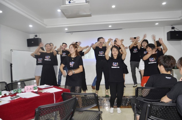 荣高智能门窗:第三届超级店长特训火爆进行中 荣高智能门窗:第三届超级店长特训火爆进行中