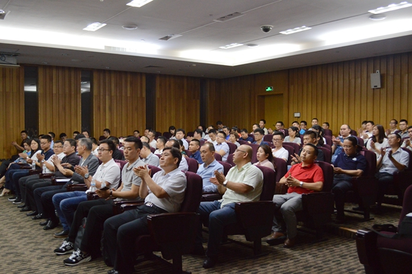 相约“冠军企业首秀平台” 共赢大家居时代——2017中国建博会新闻发布会圆满成功