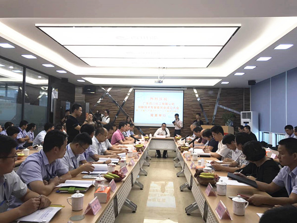 百川漆“新技术专家委员会成立大会暨PE木器涂料生产示范基地挂牌揭幕仪式”隆重举行 百川漆“新技术专家委员会成立大会暨PE木器涂料生产示范基地挂牌揭幕仪式”隆重举行