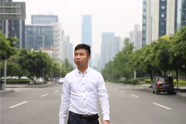 《致匠心》全网公映，专属家具人的纪录片