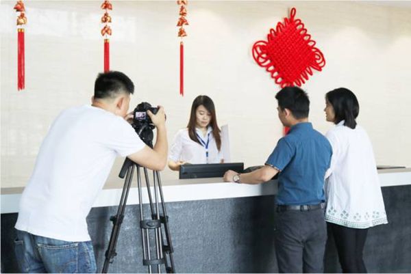 做中国节能健康门窗先行者——方麒门窗企业宣传片正式开拍,全新品牌形象大片即将震撼上映 做中国节能健康门窗先行者——方麒门窗企业宣传片正式开拍,全新品牌形象大片即将震撼上映