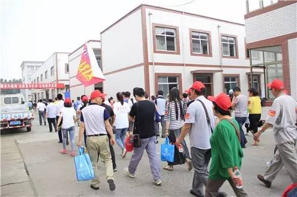 鑫迪木门：抢银行不如抢工厂，这笔买卖划得来！