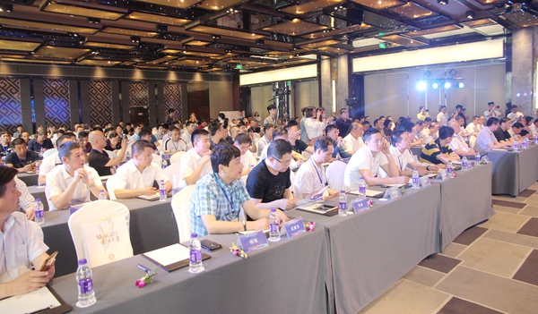 南浔装饰线条协会启动盛典在“木都小镇”南浔隆重举行 南浔装饰线条协会启动盛典在“木都小镇”南浔隆重举行
