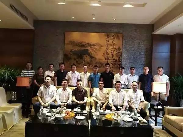 2017年成都定峰群英汇首站考察伊恋全屋定制! 2017年成都定峰群英汇首站考察伊恋全屋定制!