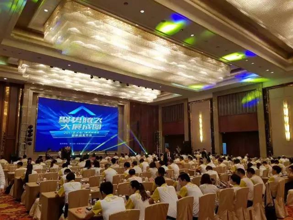 2017百灵鸟门窗营销峰会圆满成功，技术升级引行业新瞩目 