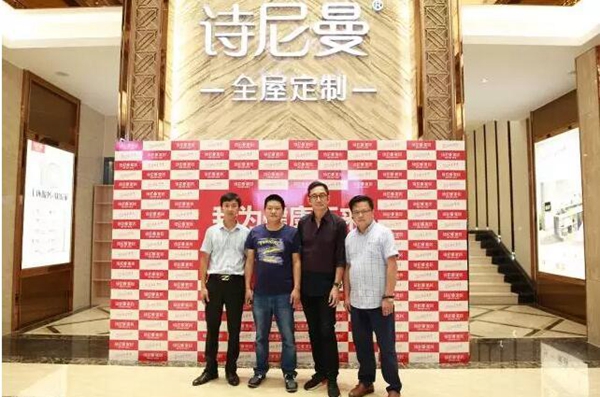 璀璨十四周年,无忌哥哥与诗尼曼一起过生日! 璀璨十四周年,无忌哥哥与诗尼曼一起过生日!