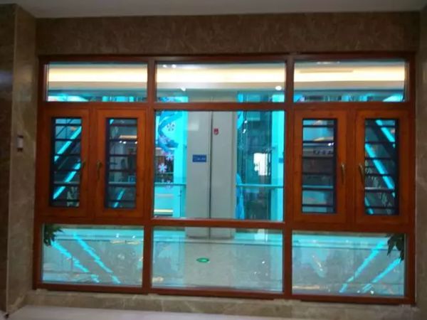 衡阳市江西商会走访考察衡阳皇家金牌门窗专卖店