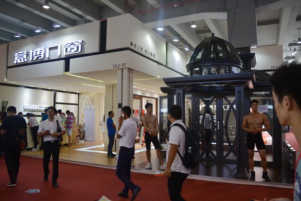 意博门窗销售总监黄涛:细分系统建设专业团队 技术创新研发优秀产品 意博门窗销售总监黄涛:细分系统建设专业团队 技术创新研发优秀产品