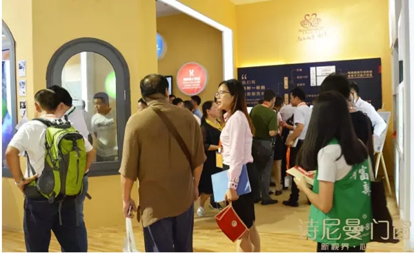 太震撼了！每个到诗尼曼门窗展馆的人都这么说...