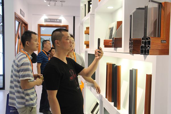 新木缘门窗营销总经理张秀玲：全新系列产品推广 规划全国战略布局 