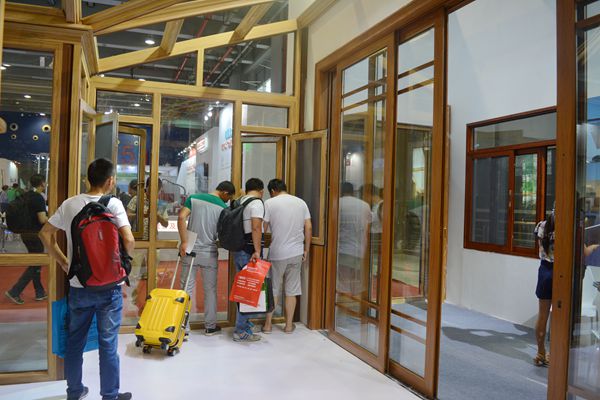 希拓门窗副总经理尹建:注重技术创新 只做最优质产品 希拓门窗副总经理尹建:注重技术创新 只做最优质产品