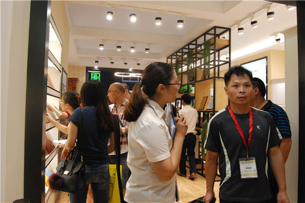 合生雅居：业内首推“拎包入住”，“你开店我帮你签单”火力全开