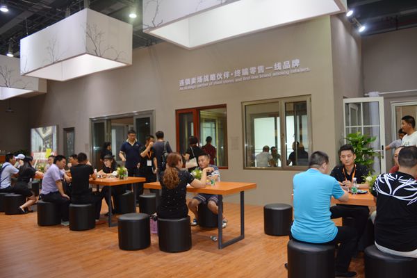 天东门窗董事长袁志:建设华东、华北新生产基地,未来布局全国 天东门窗董事长袁志:建设华东、华北新生产基地,未来布局全国