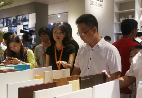 厉害了！司米橱柜3D镭射板在中国建博会（广州）上实力圈粉