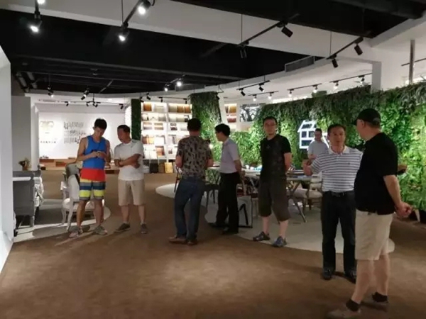 跟着人潮看色彩：全国体验中心资讯速递