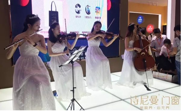 太震撼了！每个到诗尼曼门窗展馆的人都这么说...