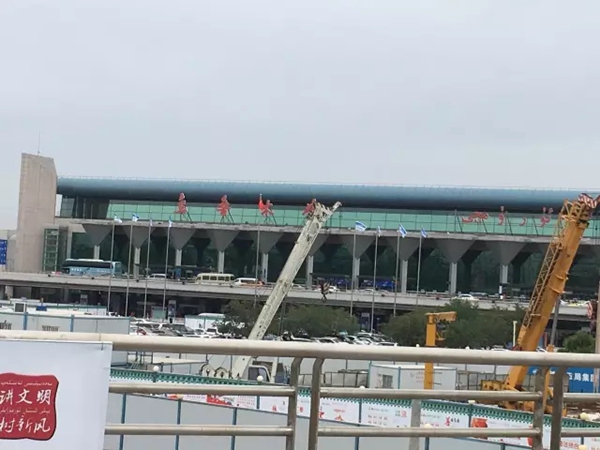 飞宇门窗:与每一个经销商家人共建品牌,共赢未来! 飞宇门窗:与每一个经销商家人共建品牌,共赢未来!