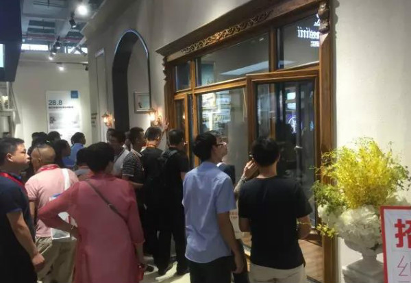 罗兰西尼建博会开幕大放异彩