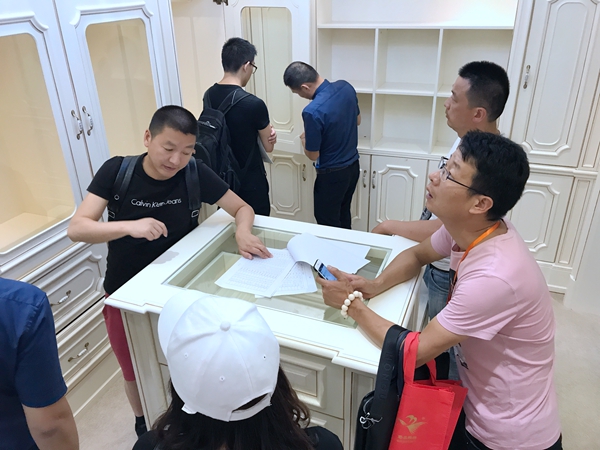 开心木门广州建博会首秀完美收官   新形象新产品新战略备受瞩目