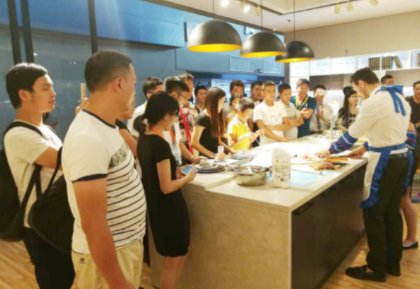 美翻了！建博会上的司米橱柜新品首秀“迷倒”众人
