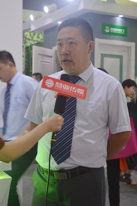 采用天然竹纤维，威利竹木门打造会呼吸的健康之门