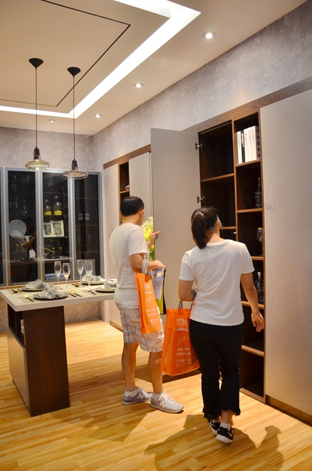 诗尼曼紧握市场发展命脉，还原消费者心中的家