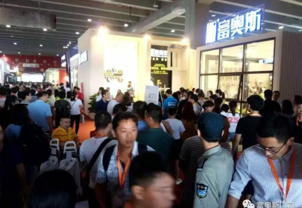 富奥斯门窗闪耀2017中国建博会（广州）