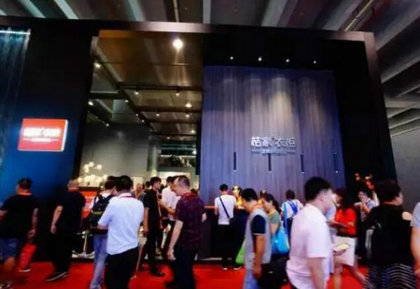 金牌厨柜＆桔家衣柜联合招商，建博会首战告捷！