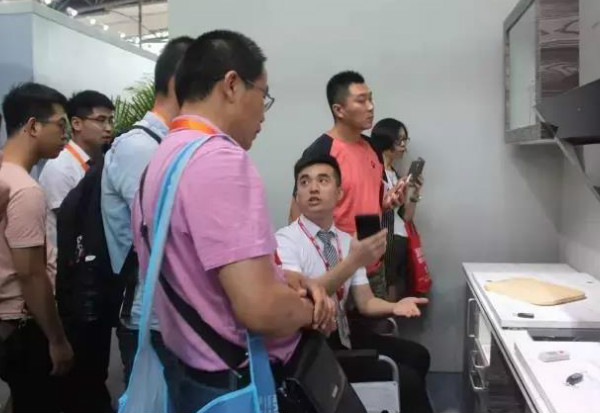 中国建博会（广州）快讯：大信展位人气爆棚