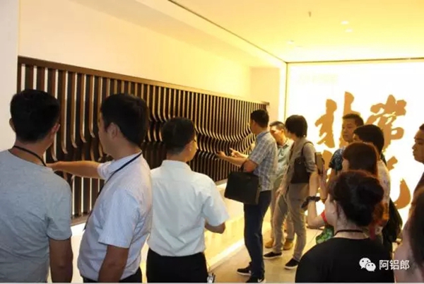 阿铝郎:“非常铝艺轻松财富”首届营销峰会盛大举行 阿铝郎:“非常铝艺轻松财富”首届营销峰会盛大举行