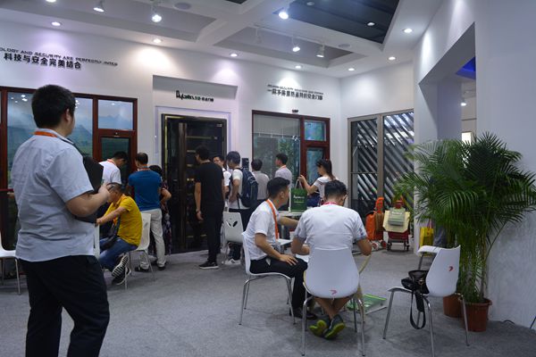 艾臣品牌总监陈纪宗：创新门窗新概念 打造智能门窗产品